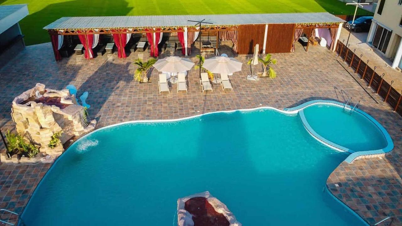 The Platinum Bay Hotel Birekuso Extérieur photo